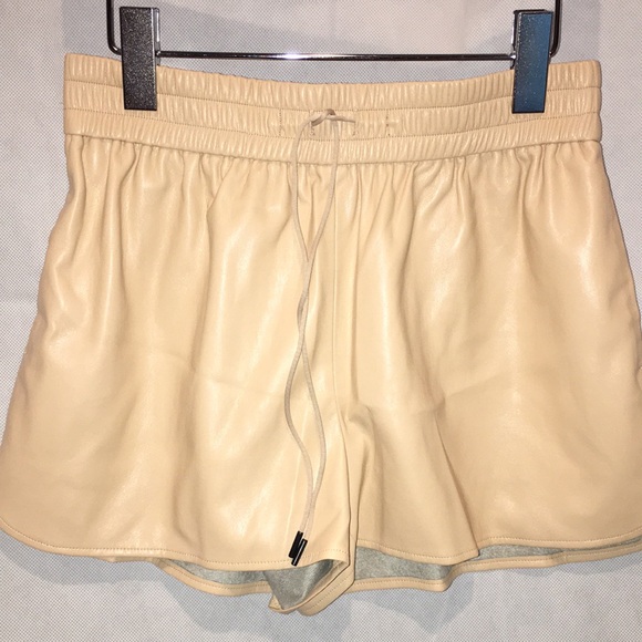 Alice + Olivia Pants - Alice & Olivia Faux Leather Shorts | Beige | Size S/P